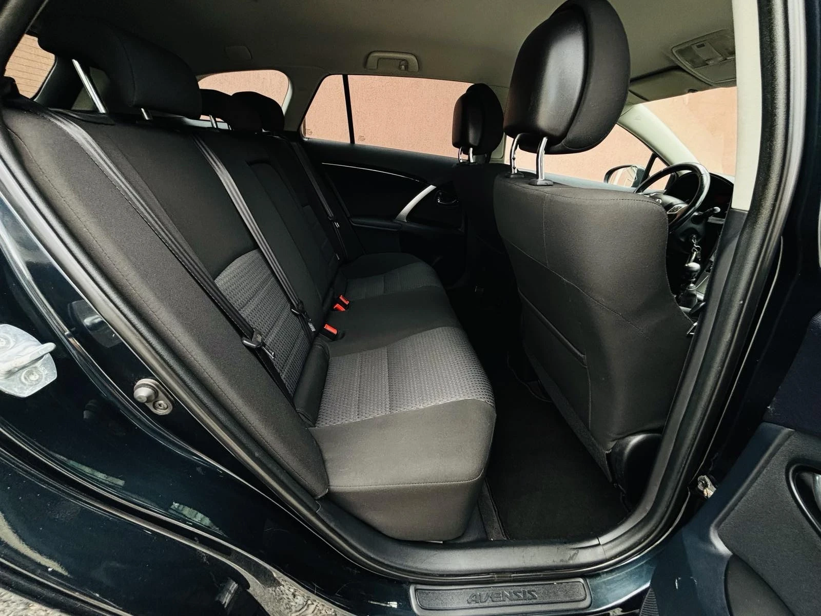 Toyota Avensis  - изображение 9