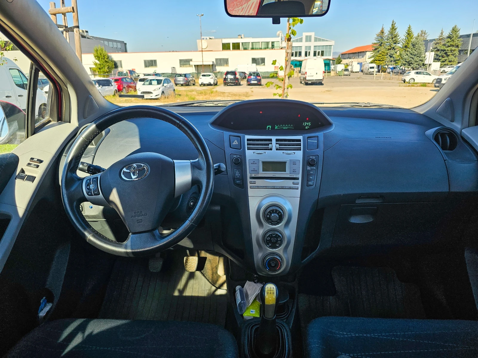 Toyota Yaris 69000 km. - изображение 7
