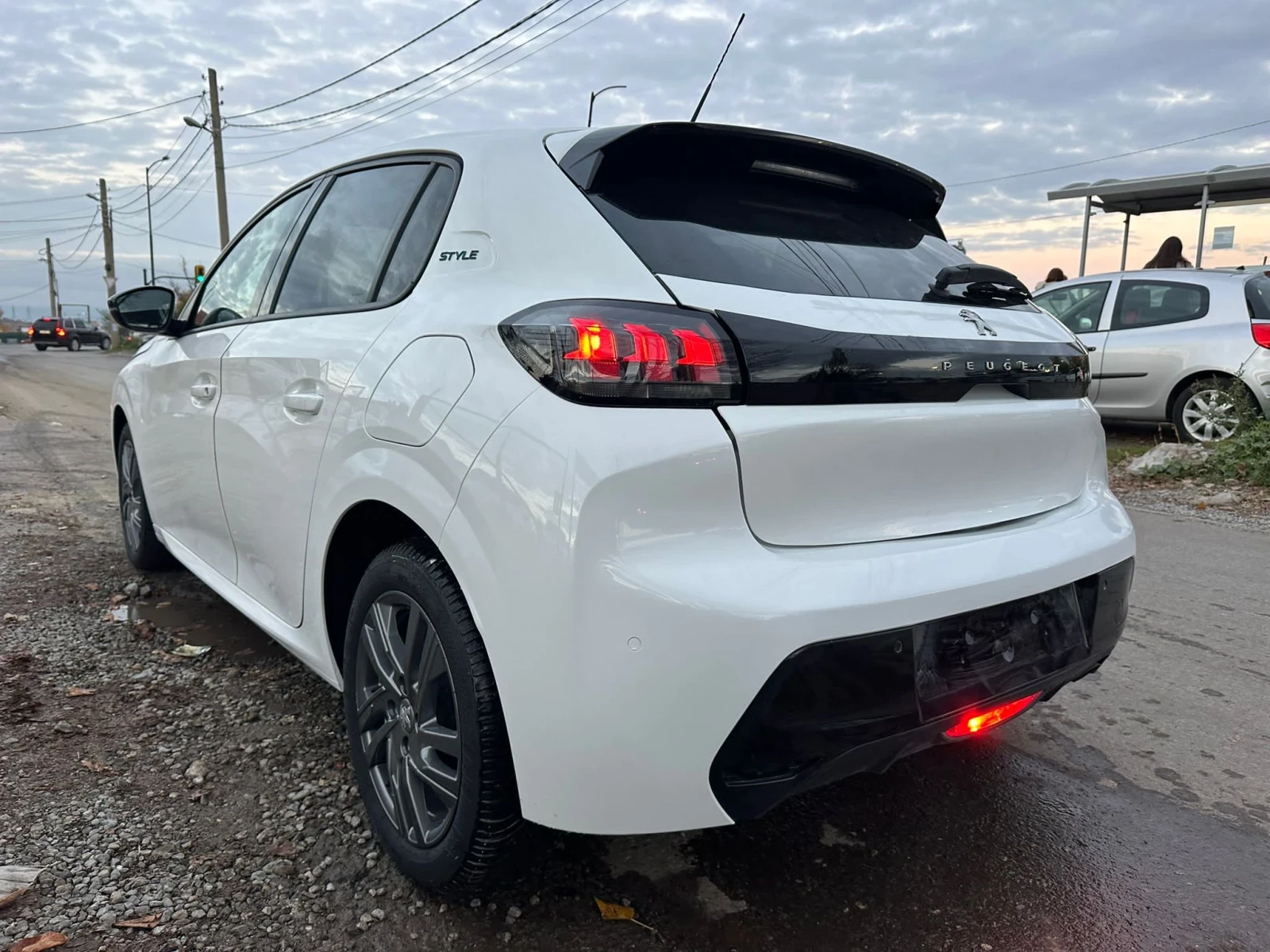 Peugeot 208 1, 200 EURO6 - изображение 4