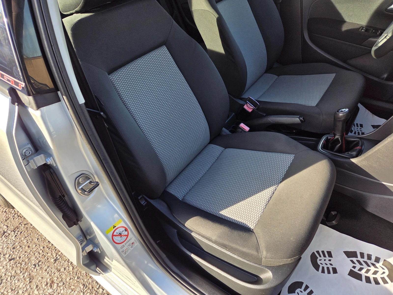 VW Polo 1.2 i 5врати - изображение 10