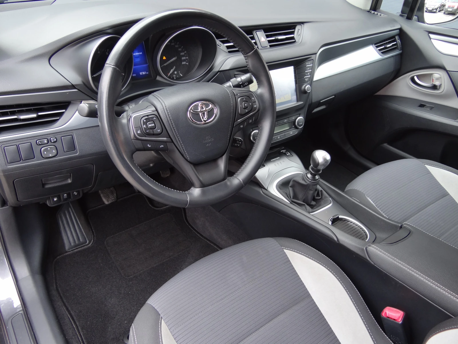 Toyota Avensis 1.8i - 147k.c. /Navi/Camera/Keyless/Led/Euro-6/ | Mobile.bg � ����������� 8