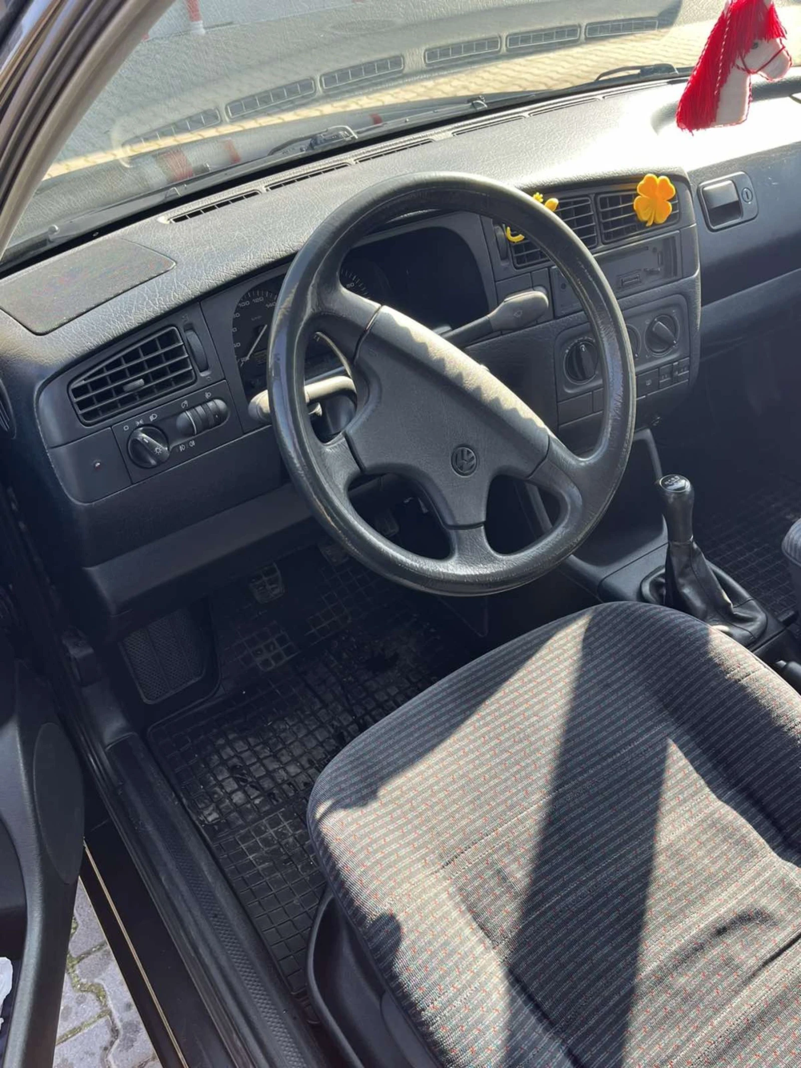 VW Golf 1.6 Газ/Бензин, снимка 5 - Автомобили и джипове - 53987298