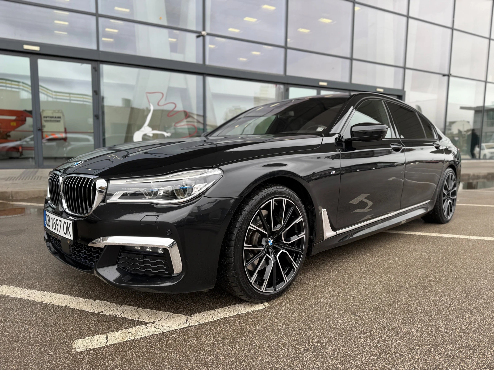 BMW 750 Li 6 МЕСЕЦА ГАРАНЦИЯ/M Pack Всички Екстри
