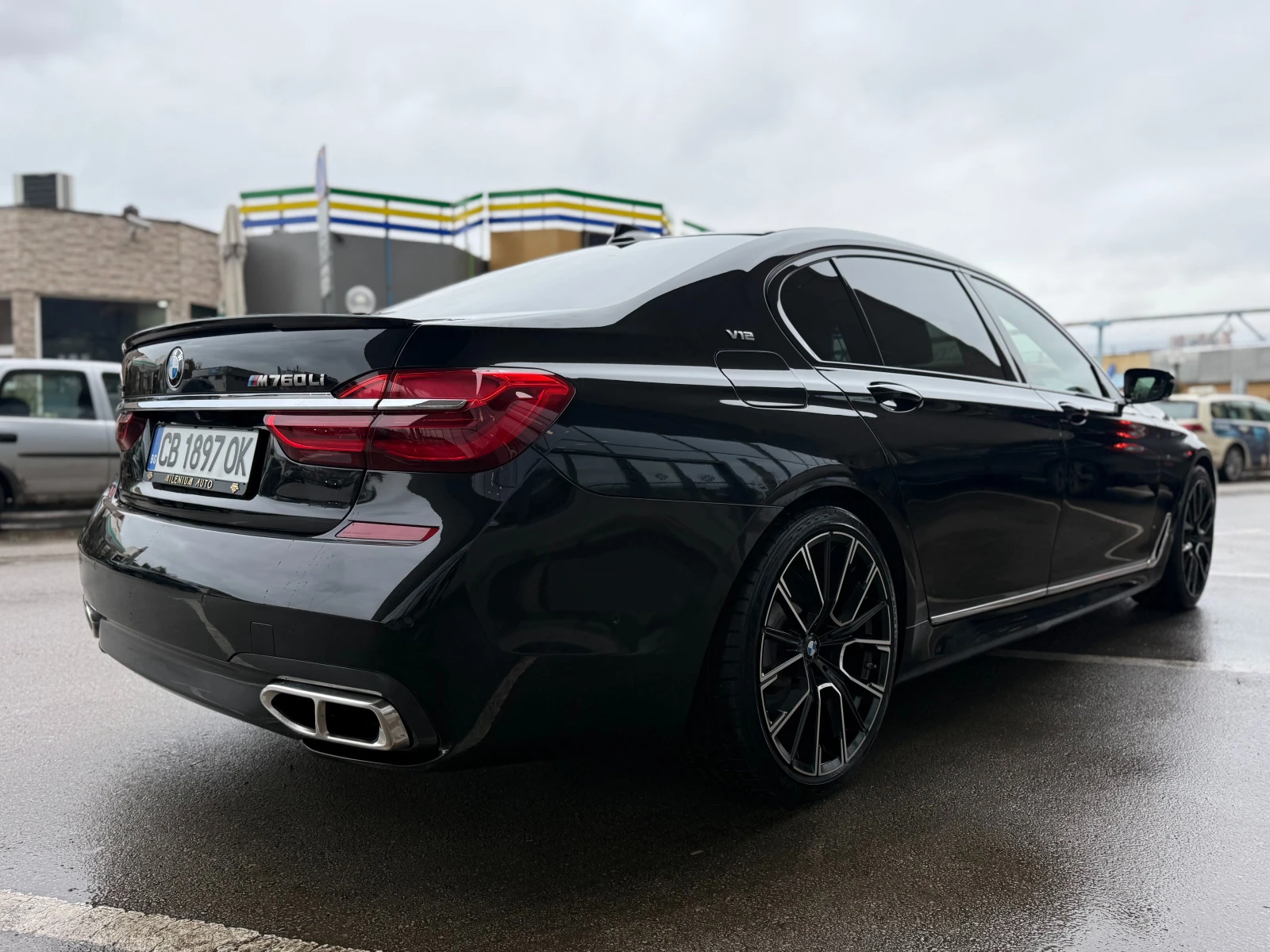 BMW 750 Li 6 МЕСЕЦА ГАРАНЦИЯ/M Pack Всички Екстри, снимка 4 - Автомобили и джипове - 54131465