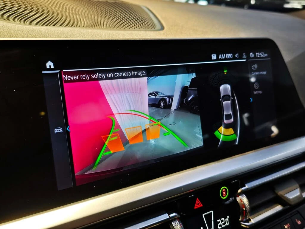 BMW 330 e xDrive Hybrid Plug-in AWD, снимка 12 - Автомобили и джипове - 54260561