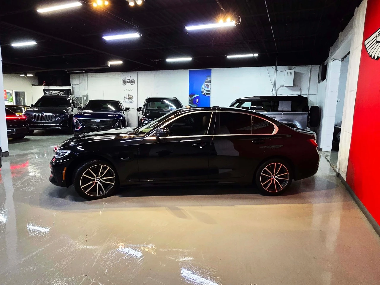 BMW 330 e xDrive Hybrid Plug-in AWD, снимка 4 - Автомобили и джипове - 54260561