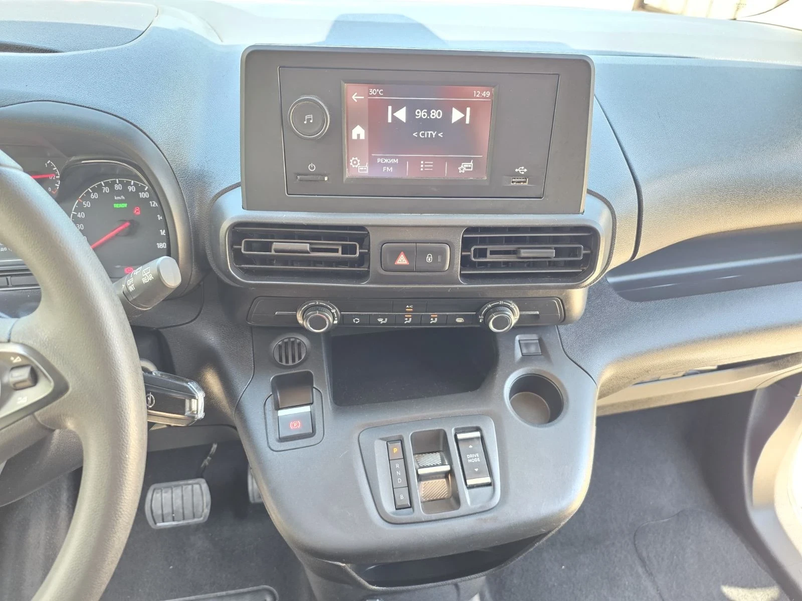 Opel Combo Electric 50kW, снимка 11 - Автомобили и джипове - 54320616