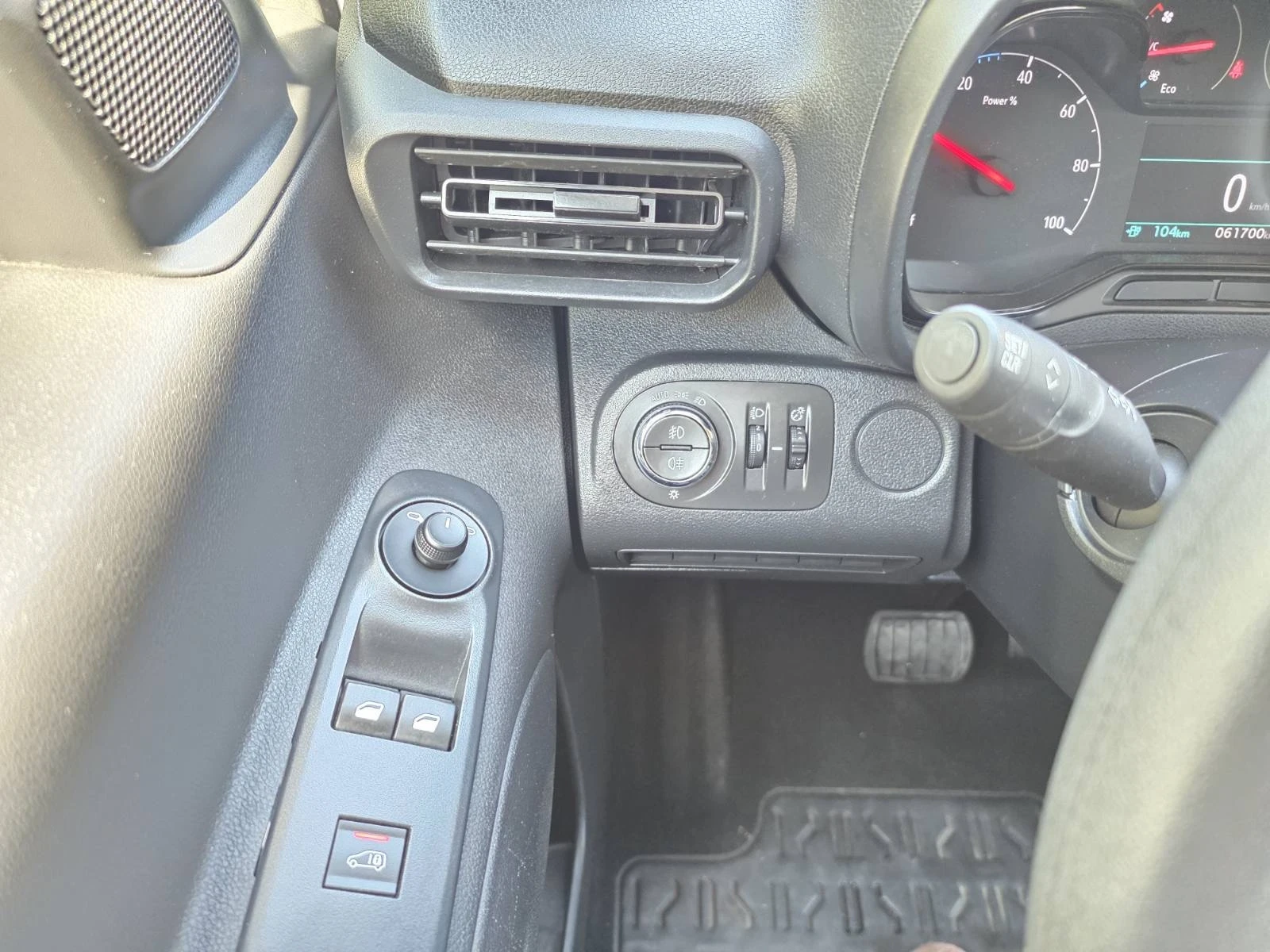 Opel Combo Electric 50kW, снимка 12 - Автомобили и джипове - 54320616