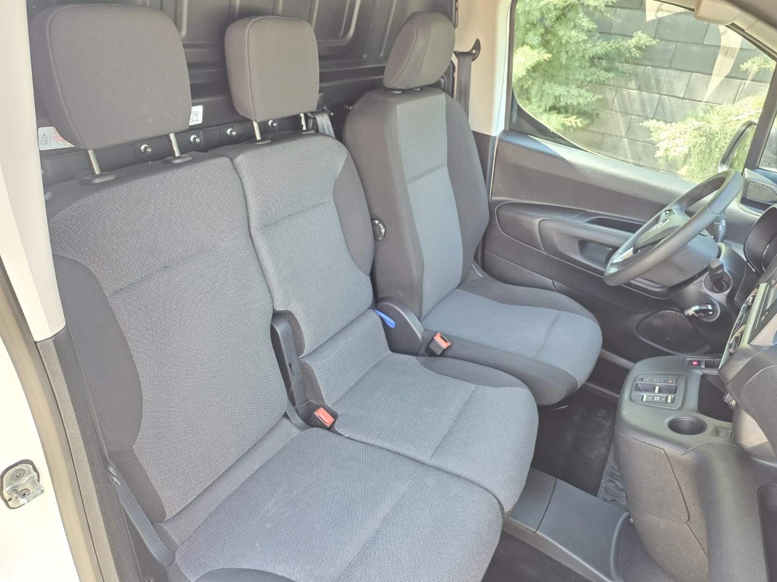 Opel Combo Electric 50kW, снимка 14 - Автомобили и джипове - 54320616