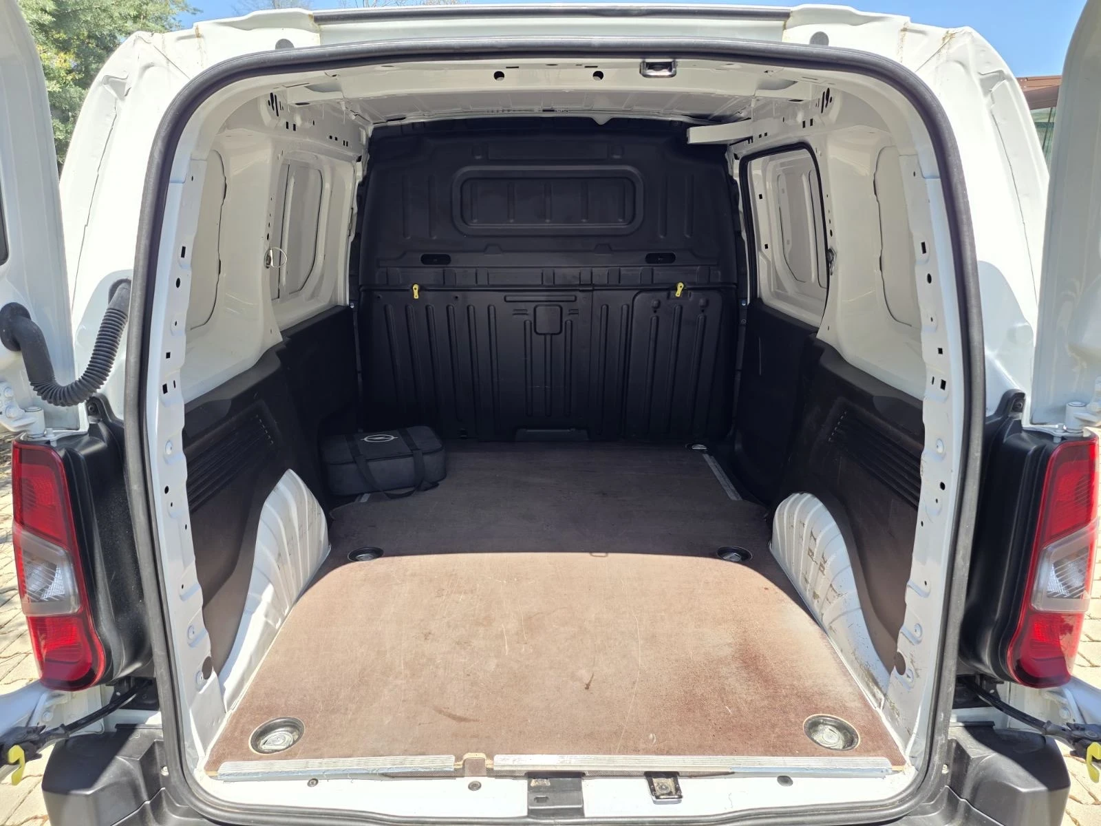 Opel Combo Electric 50kW, снимка 9 - Автомобили и джипове - 54320616