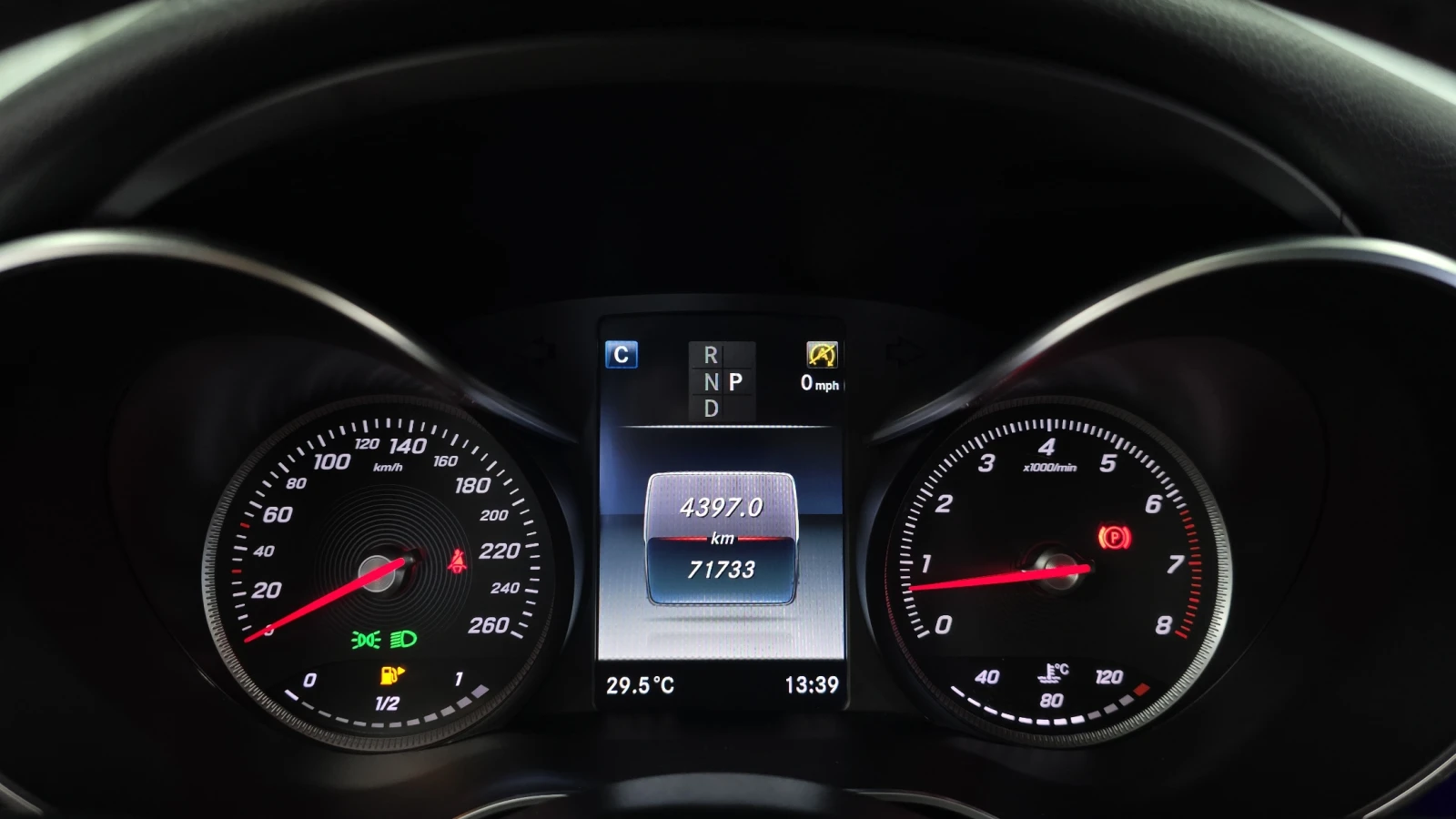 Mercedes-Benz C 200 EXCLUSIVE* AMG PK* HUD* BURMASTER* KEYLESS* КРАЙНА, снимка 8 - Автомобили и джипове - 55091707