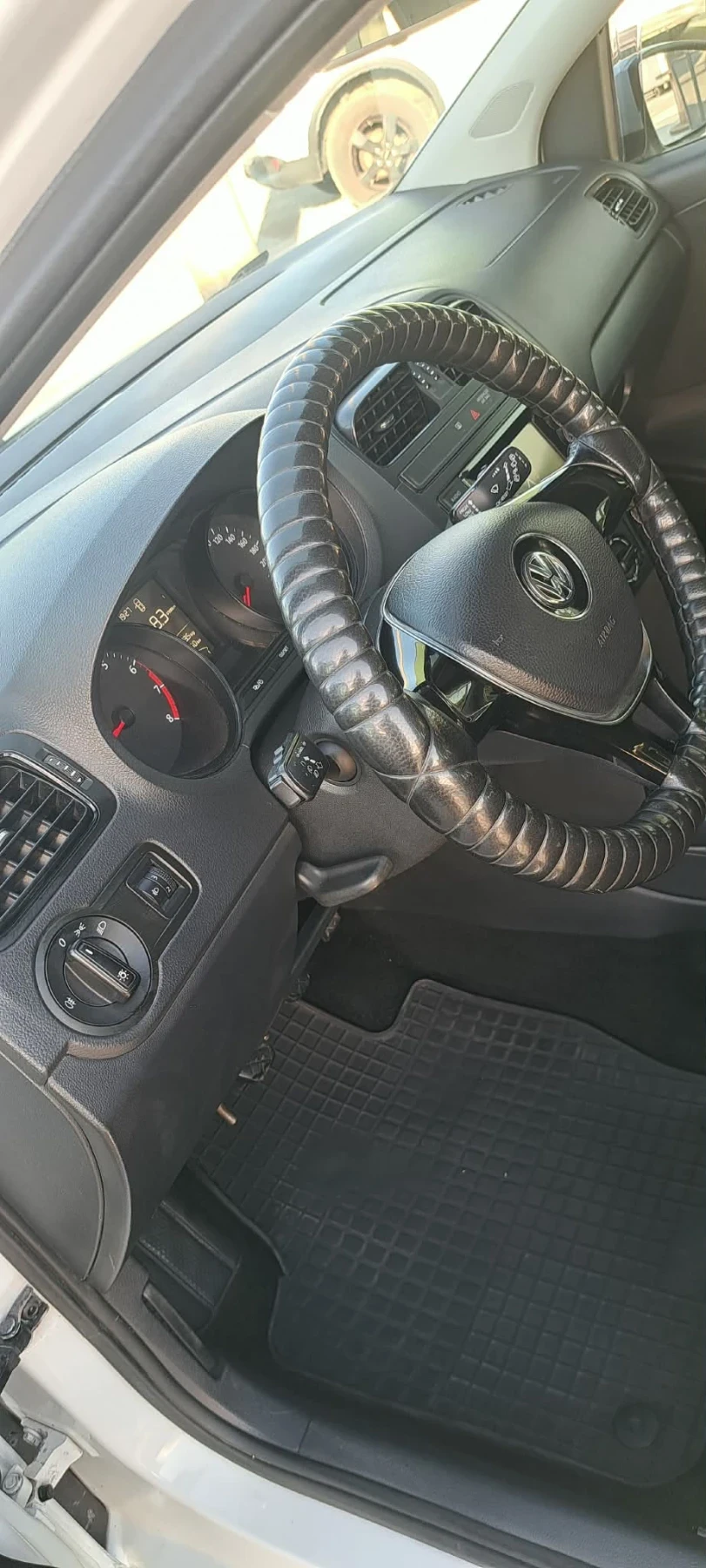 VW Polo, снимка 10 - Автомобили и джипове - 55106169