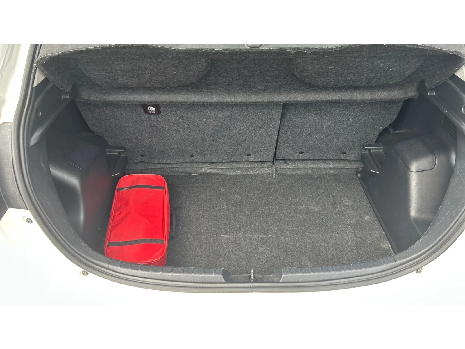 Toyota Yaris 1.5 HSD, Месечна вноска от 199  , снимка 17 - Автомобили и джипове - 55400678