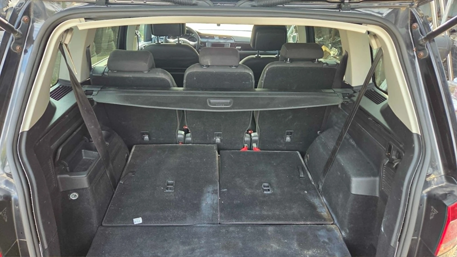 VW Touran 1.4 tsi, снимка 5 - Автомобили и джипове - 55881828