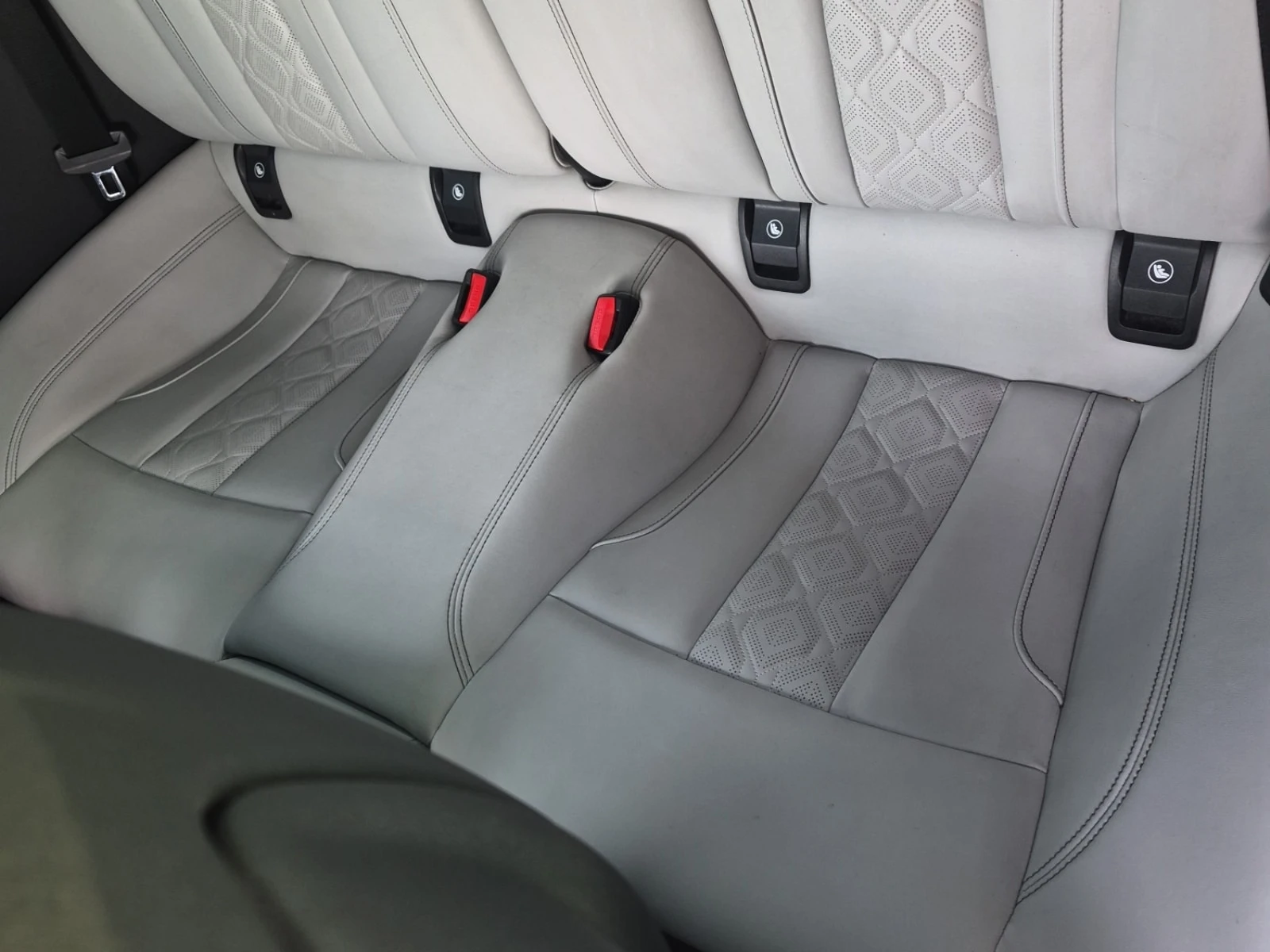 BMW M8 * CABRIOLET * LASER* SOFT CLOSE* ПОДГРЕВ* ОБДУХВАН, снимка 12 - Автомобили и джипове - 56007514