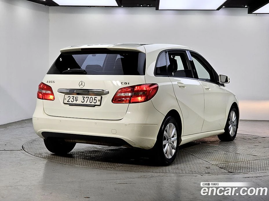 Mercedes-Benz B 200 B200 CDI, снимка 4 - Автомобили и джипове - 56117108
