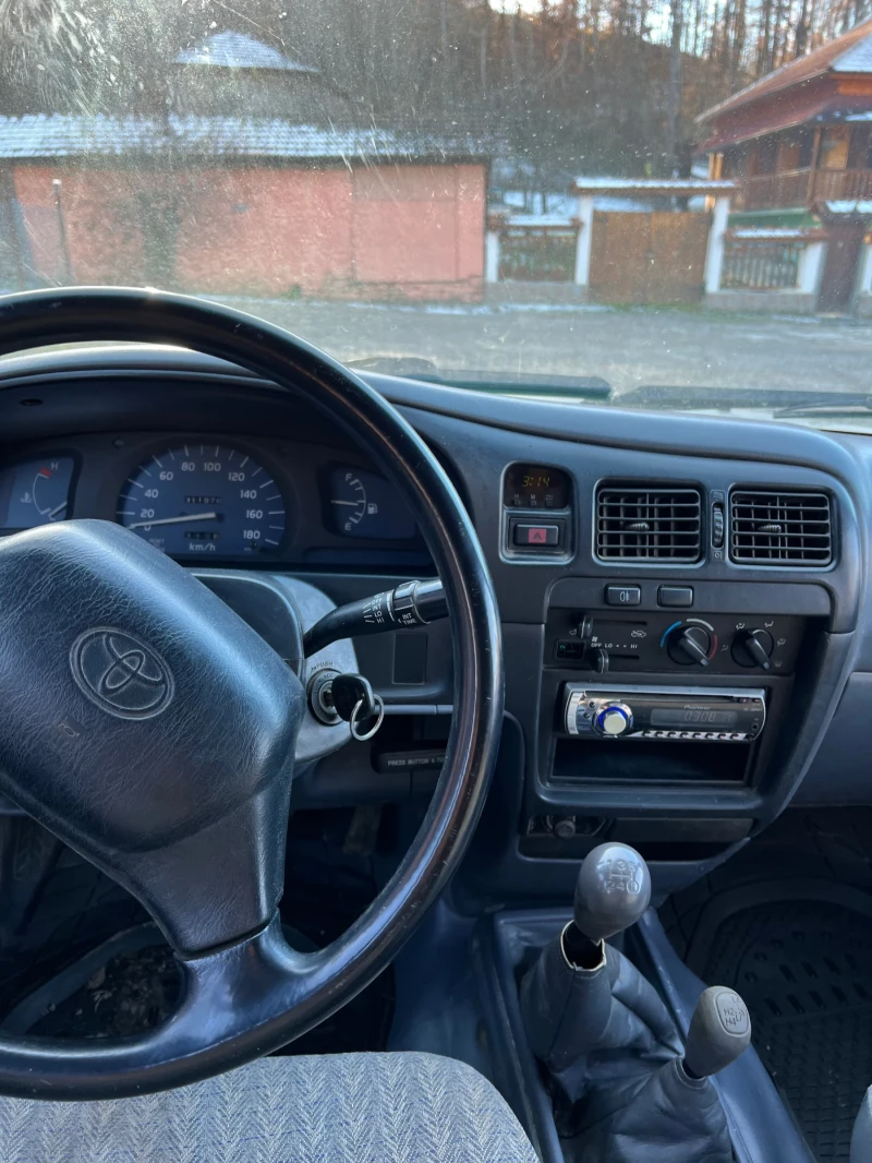 Toyota Hilux, снимка 6 - Автомобили и джипове - 48091672