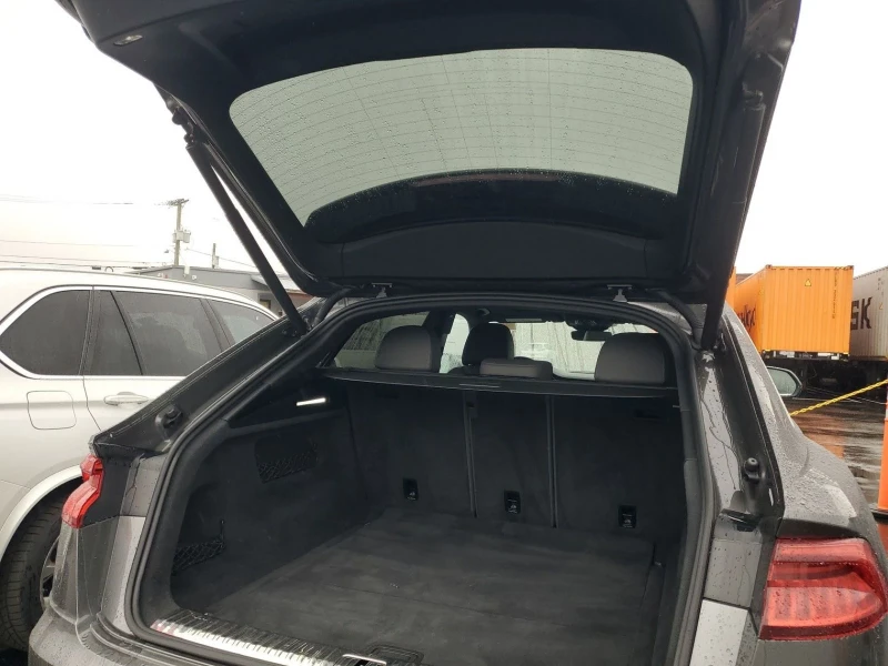 Audi Q8 Пътува за България! 360* ВАКУМ* ПОДГРЕВ* PANO, снимка 13 - Автомобили и джипове - 52317951