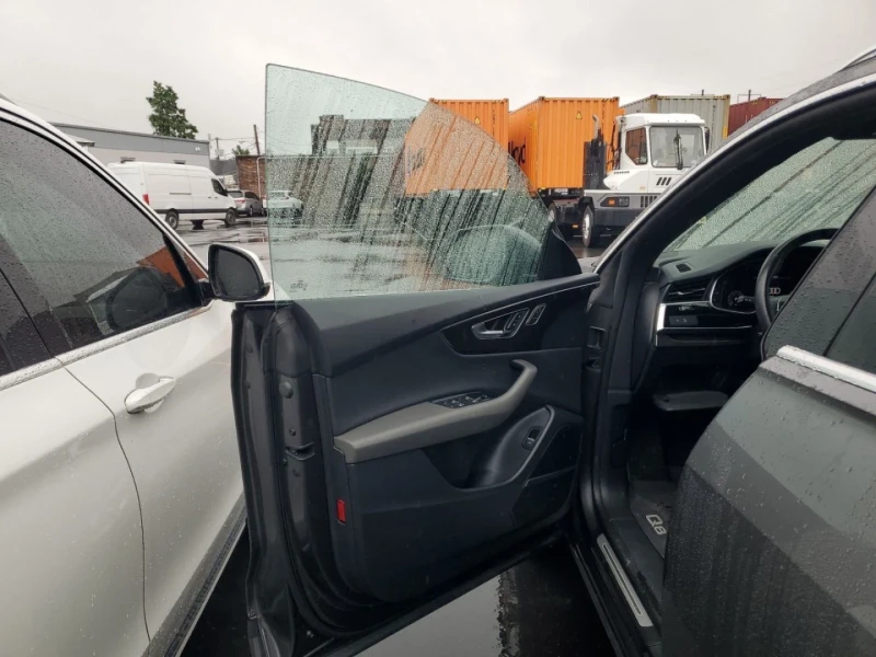 Audi Q8 Пътува за България! 360* ВАКУМ* ПОДГРЕВ* PANO, снимка 14 - Автомобили и джипове - 52317951