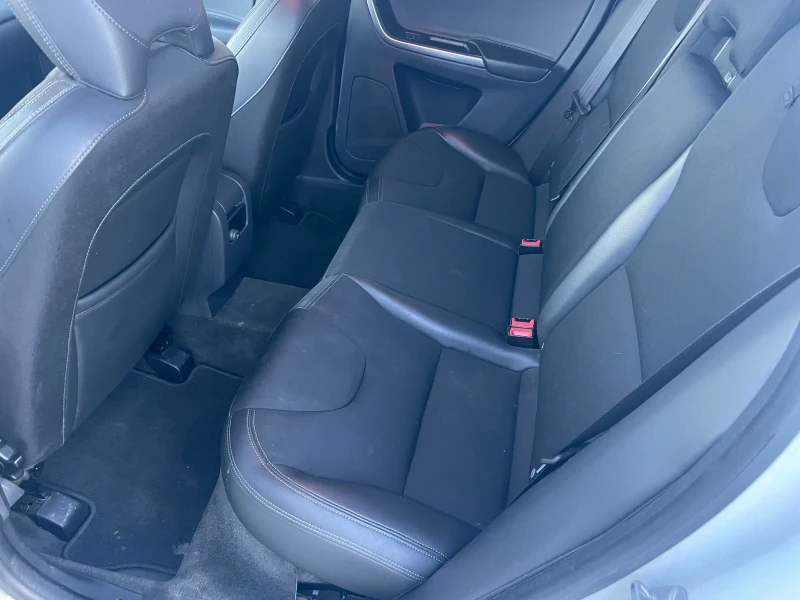 Volvo XC60 2.0D FACE EURO6 190КС, снимка 12 - Автомобили и джипове - 52530428