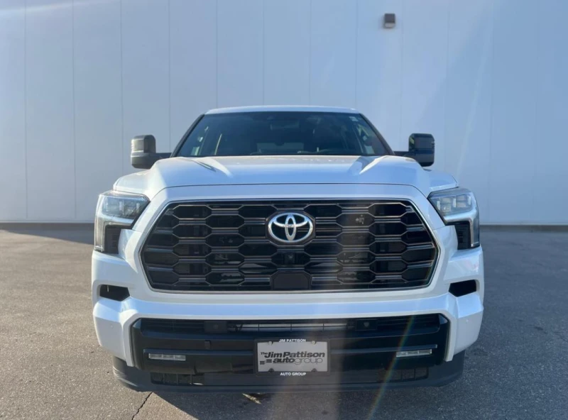 Toyota Sequoia Platinum 4WD | TOYOTA CERTIFIED, снимка 2 - Автомобили и джипове - 53131441