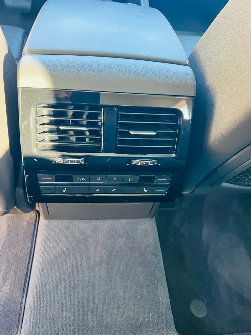 VW Touareg VW Toureg 3.0TDI 4Motion-IQ Full Matrix LED-camera, снимка 10 - Автомобили и джипове - 53168759