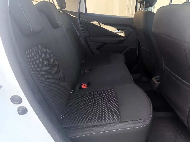 Dacia Duster 1.5 dCi 95к.с., снимка 13 - Автомобили и джипове - 53445387