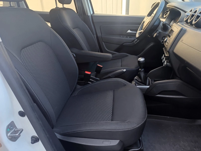Dacia Duster 1.5 dCi 95к.с., снимка 15 - Автомобили и джипове - 53445387