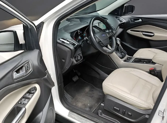 Ford Kuga 2.0 TDCI, снимка 11 - Автомобили и джипове - 52751190