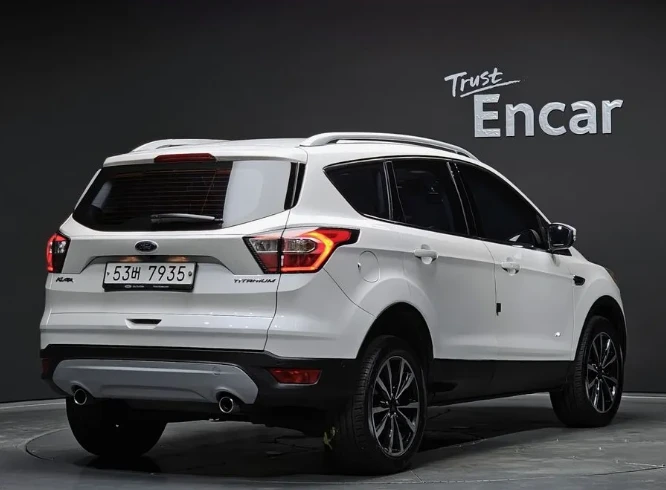 Ford Kuga 2.0 TDCI - изображение 2