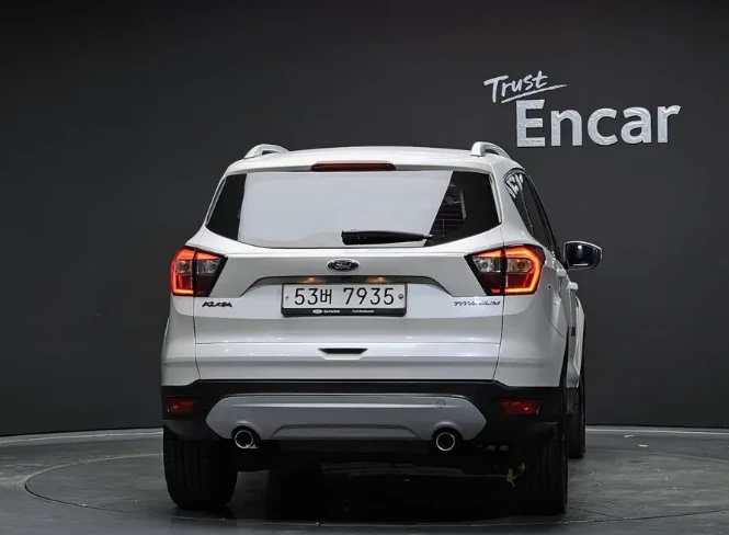 Ford Kuga 2.0 TDCI - изображение 4