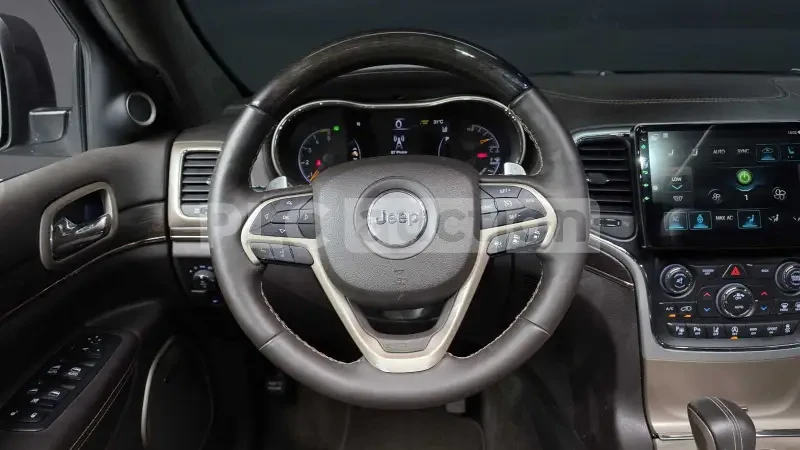 Jeep Grand cherokee 3.0 CRD| DISTRONIC| LANE| ОБДУХВАНЕ| ВКЛ.ТЕХНОТЕСТ, снимка 8 - Автомобили и джипове - 54969039