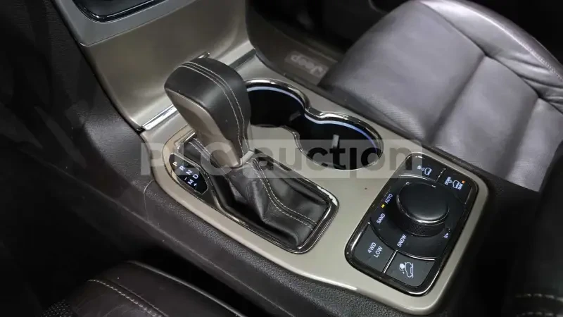 Jeep Grand cherokee 3.0 CRD| DISTRONIC| LANE| ОБДУХВАНЕ| ВКЛ.ТЕХНОТЕСТ, снимка 10 - Автомобили и джипове - 54969039