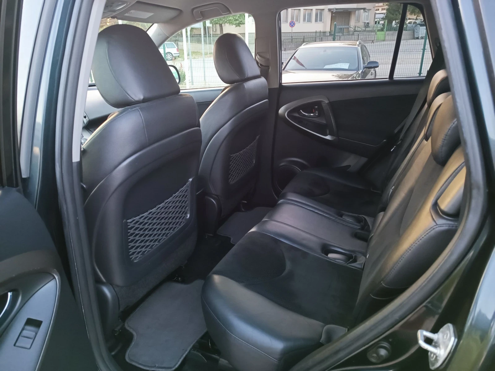 Toyota Rav4 2.0i-158кс-ШВЕЙЦАРИЯ-АВТОМАТ-4Х4-FACELIFT-Keyless - изображение 10