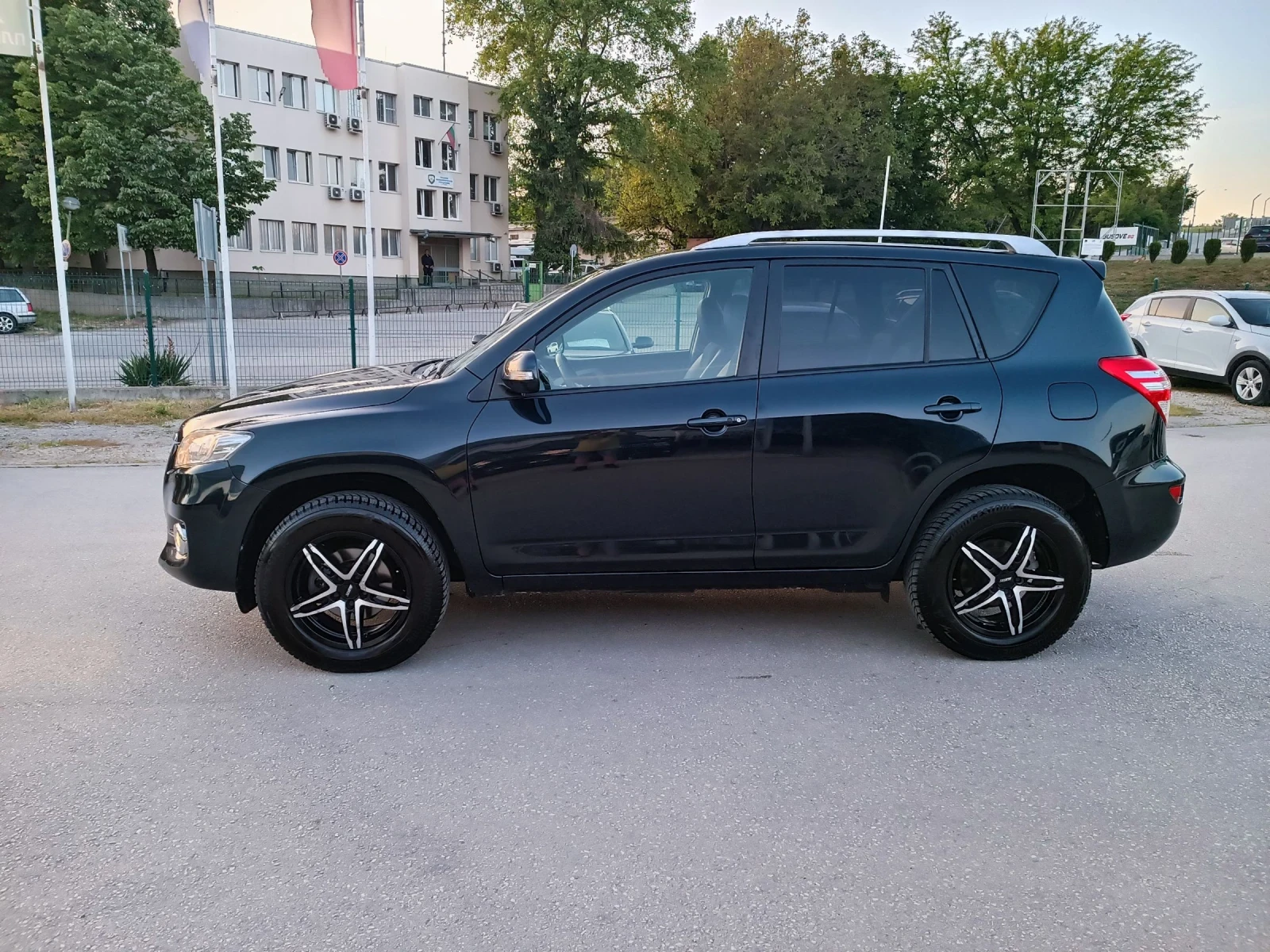 Toyota Rav4 2.0i-158кс-ШВЕЙЦАРИЯ-АВТОМАТ-4Х4-FACELIFT-Keyless - изображение 6