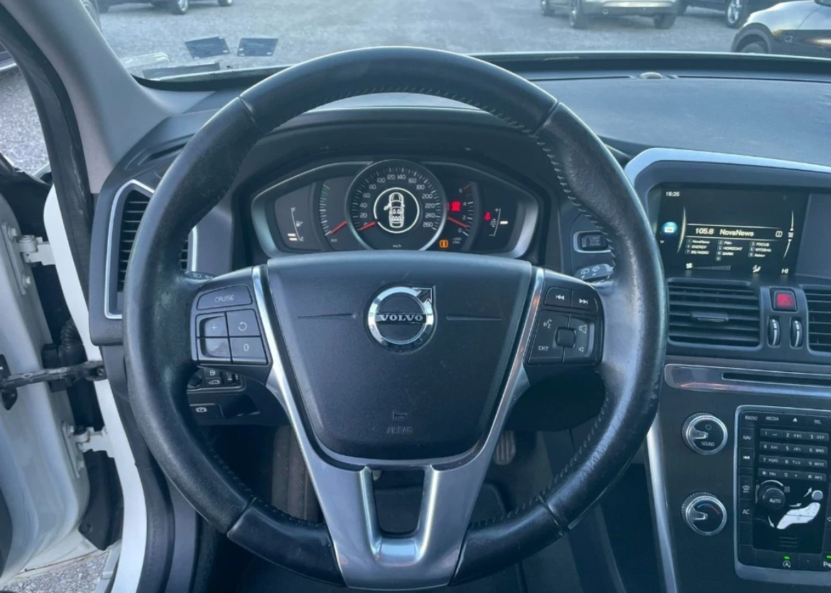 Volvo XC60 2.0D FACE EURO6 190КС - изображение 8