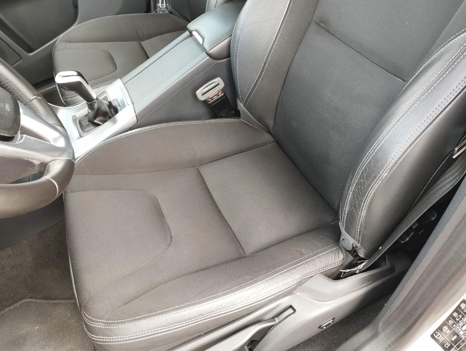 Volvo XC60 2.0D FACELIFT EURO6 190КС, снимка 8 - Автомобили и джипове - 52530428