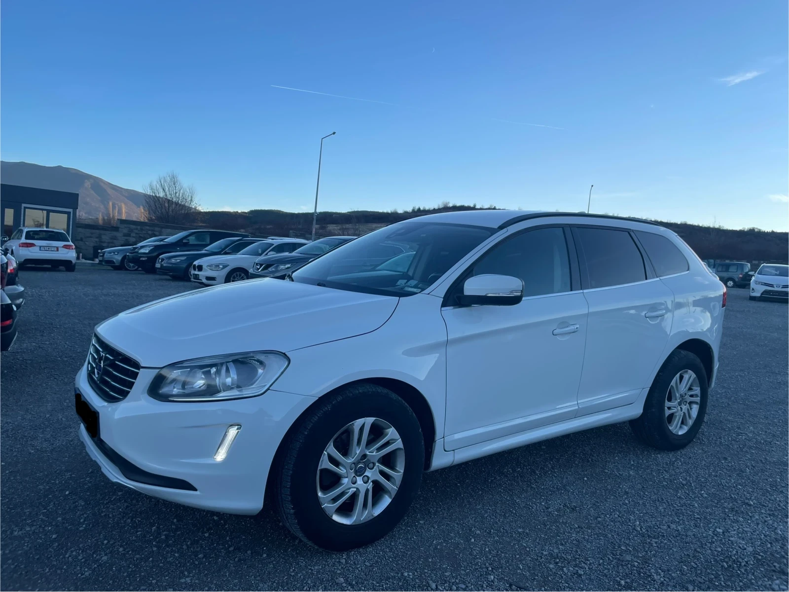Volvo XC60 2.0D FACE EURO6 190КС - изображение 2