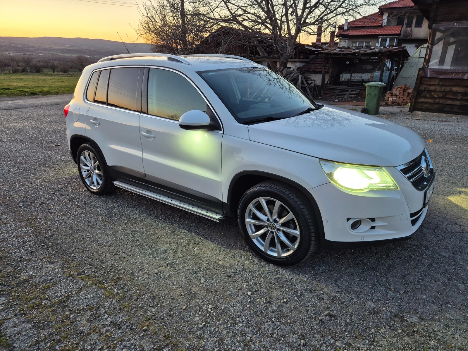 VW Tiguan 2.0 TDI 4MOTION, снимка 2 - Автомобили и джипове - 53830088