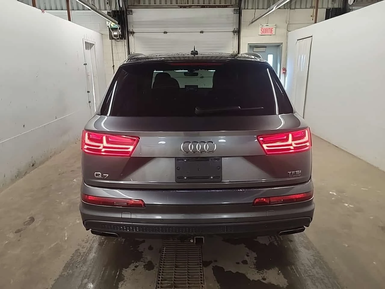 Audi Q7 * TECHNIK * CARFAX * 360 КАМЕРА * ОБДУХВАНЕ * , снимка 5 - Автомобили и джипове - 54341326
