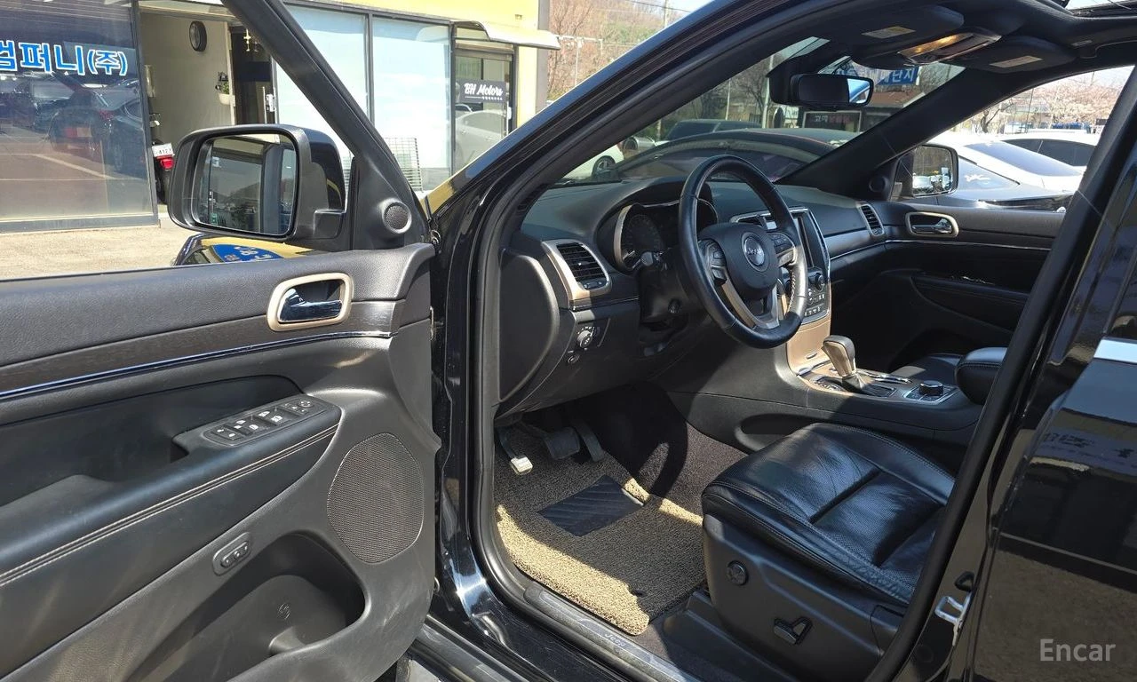 Jeep Grand cherokee 3.6 LIMITED* ПОДГРЕВ* ОБДУХВАНЕ* PANORAMA* КАМЕРА*, снимка 7 - Автомобили и джипове - 54720662