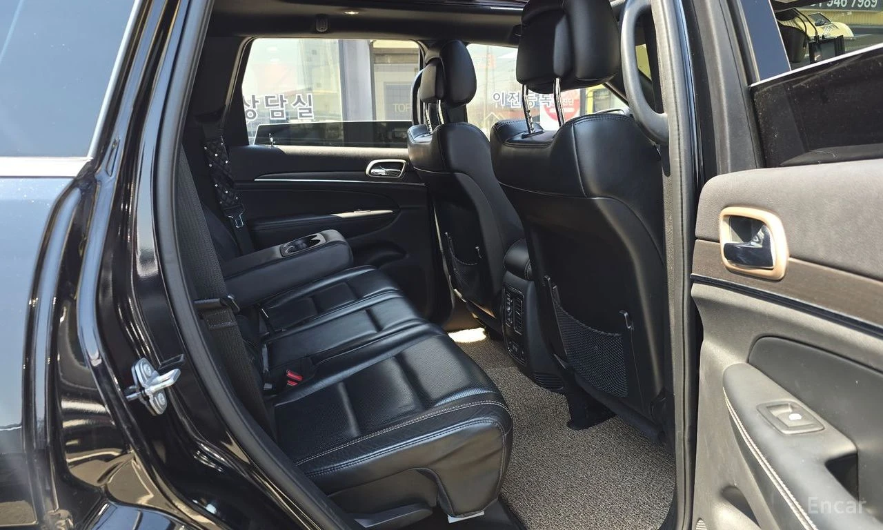 Jeep Grand cherokee 3.6 LIMITED* ПОДГРЕВ* ОБДУХВАНЕ* PANORAMA* КАМЕРА*, снимка 15 - Автомобили и джипове - 54720662