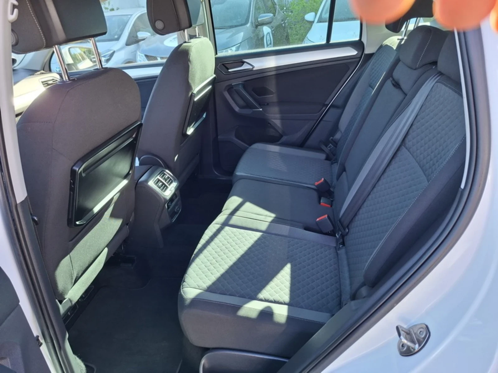 VW Tiguan Comfortline 2.0 TDI | DSG7 | 4 Motion, снимка 11 - Автомобили и джипове - 54759052