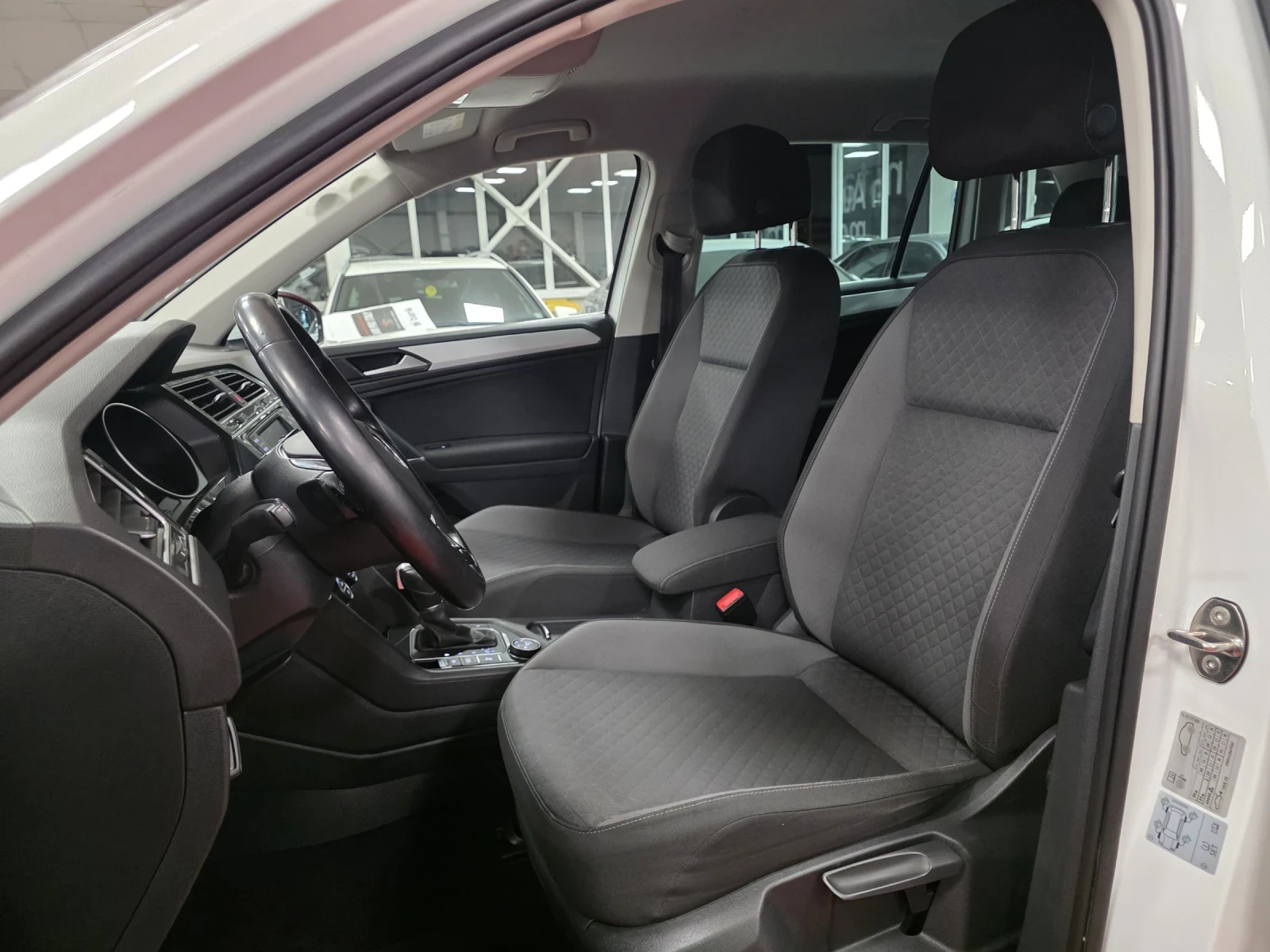 VW Tiguan Comfortline 2.0 TDI | DSG7 | 4 Motion, снимка 9 - Автомобили и джипове - 54759052