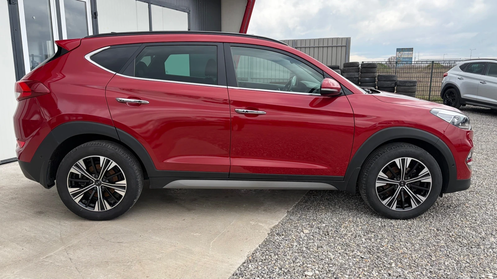 Hyundai Tucson 1.6i* 177hp* 4x4* Швейцария, снимка 4 - Автомобили и джипове - 54791350