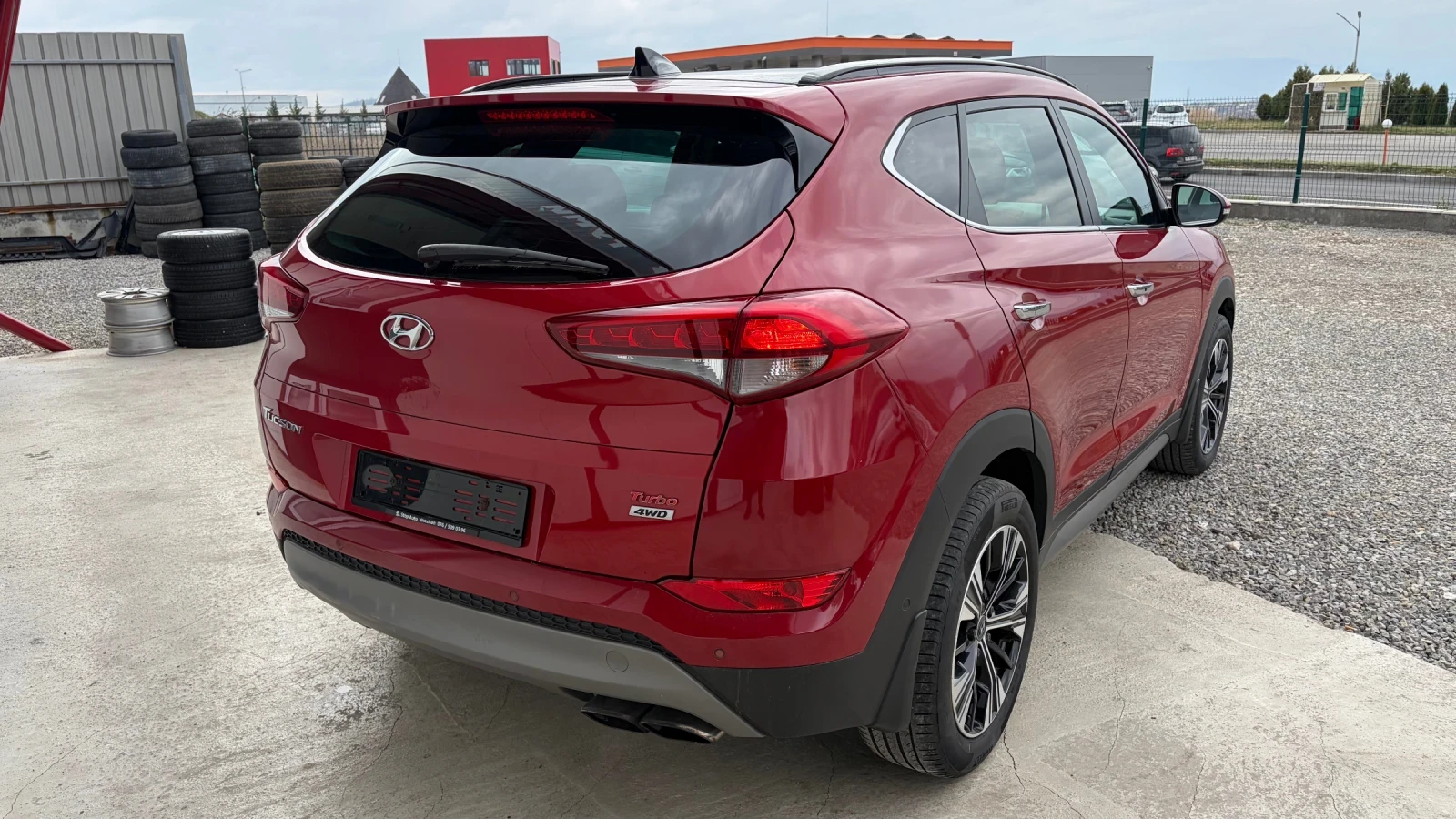 Hyundai Tucson 1.6i* 177hp* 4x4* Швейцария, снимка 5 - Автомобили и джипове - 54791350