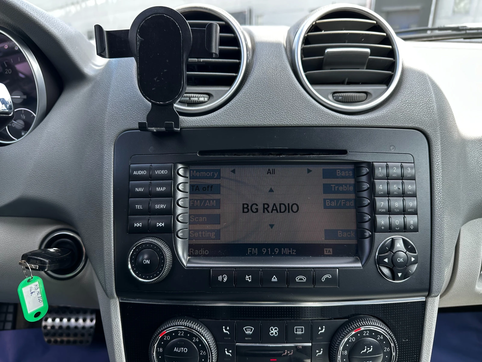 Mercedes-Benz ML 320, снимка 13 - Автомобили и джипове - 54844626