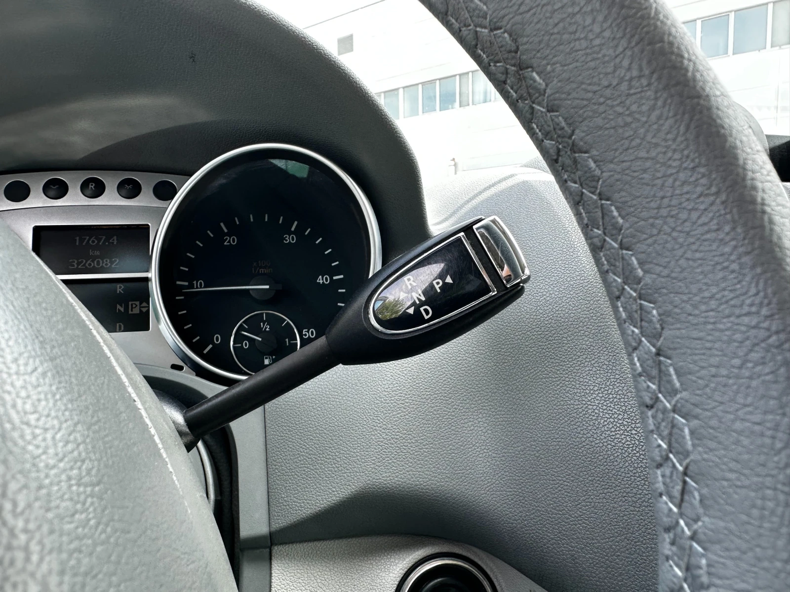 Mercedes-Benz ML 320, снимка 15 - Автомобили и джипове - 54844626