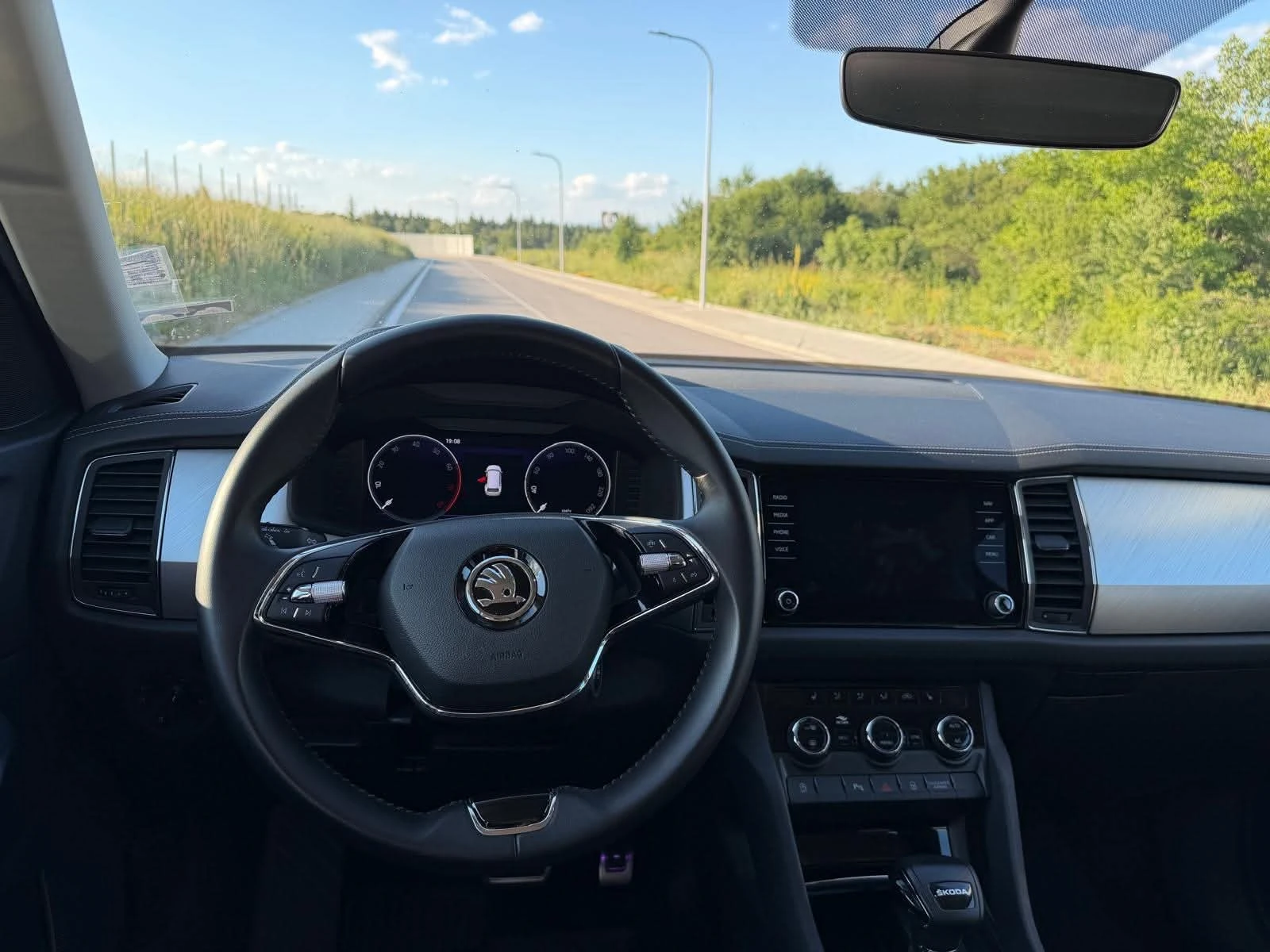 Skoda Kodiaq 1.5TSI, снимка 7 - Автомобили и джипове - 55191185