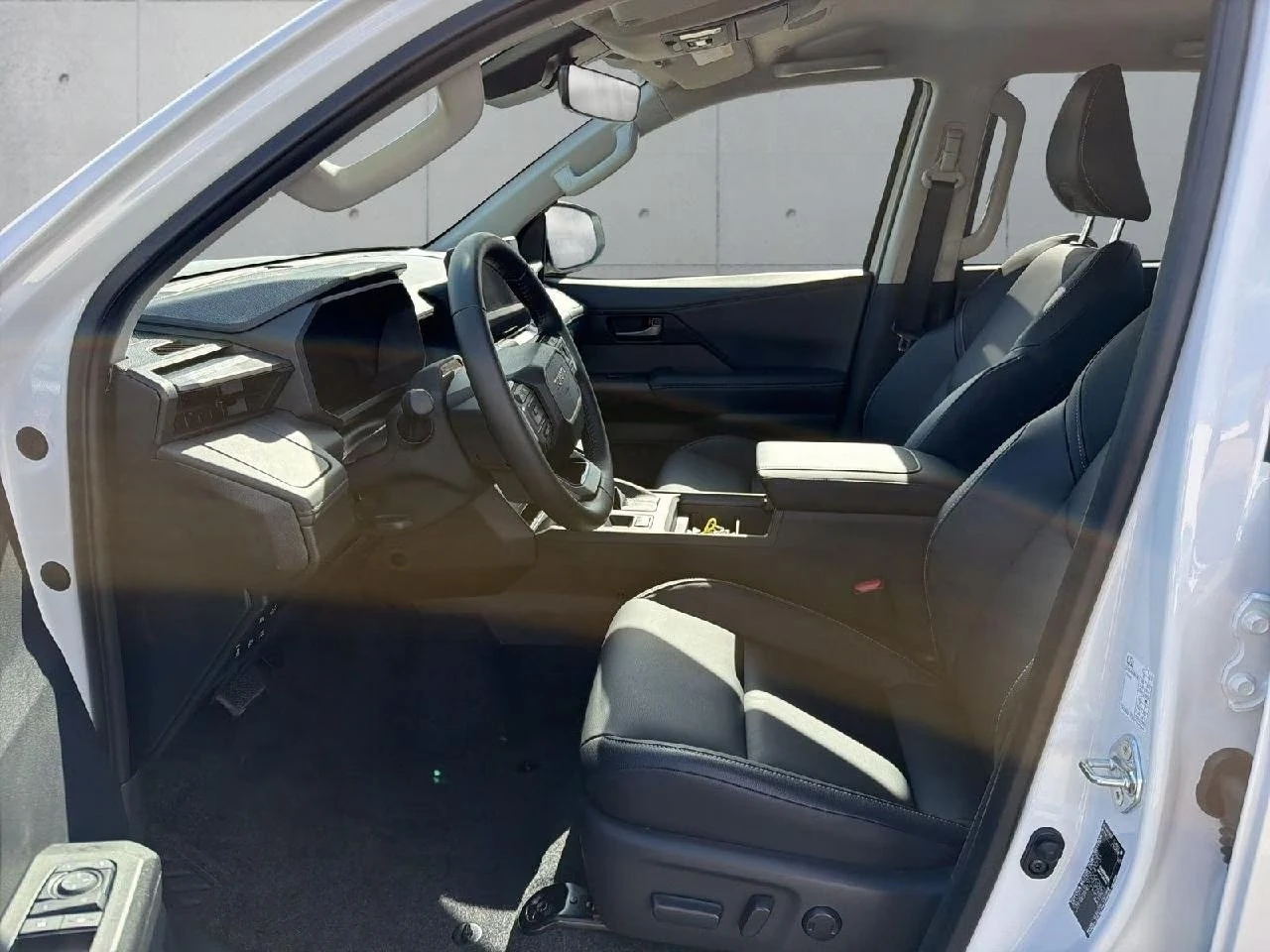 Toyota Hilux 2.8 D-4D/MILD HYBRID/EXECUTIVE /4X4 /LED/JBL/ | Mobile.bg � ����������� 8